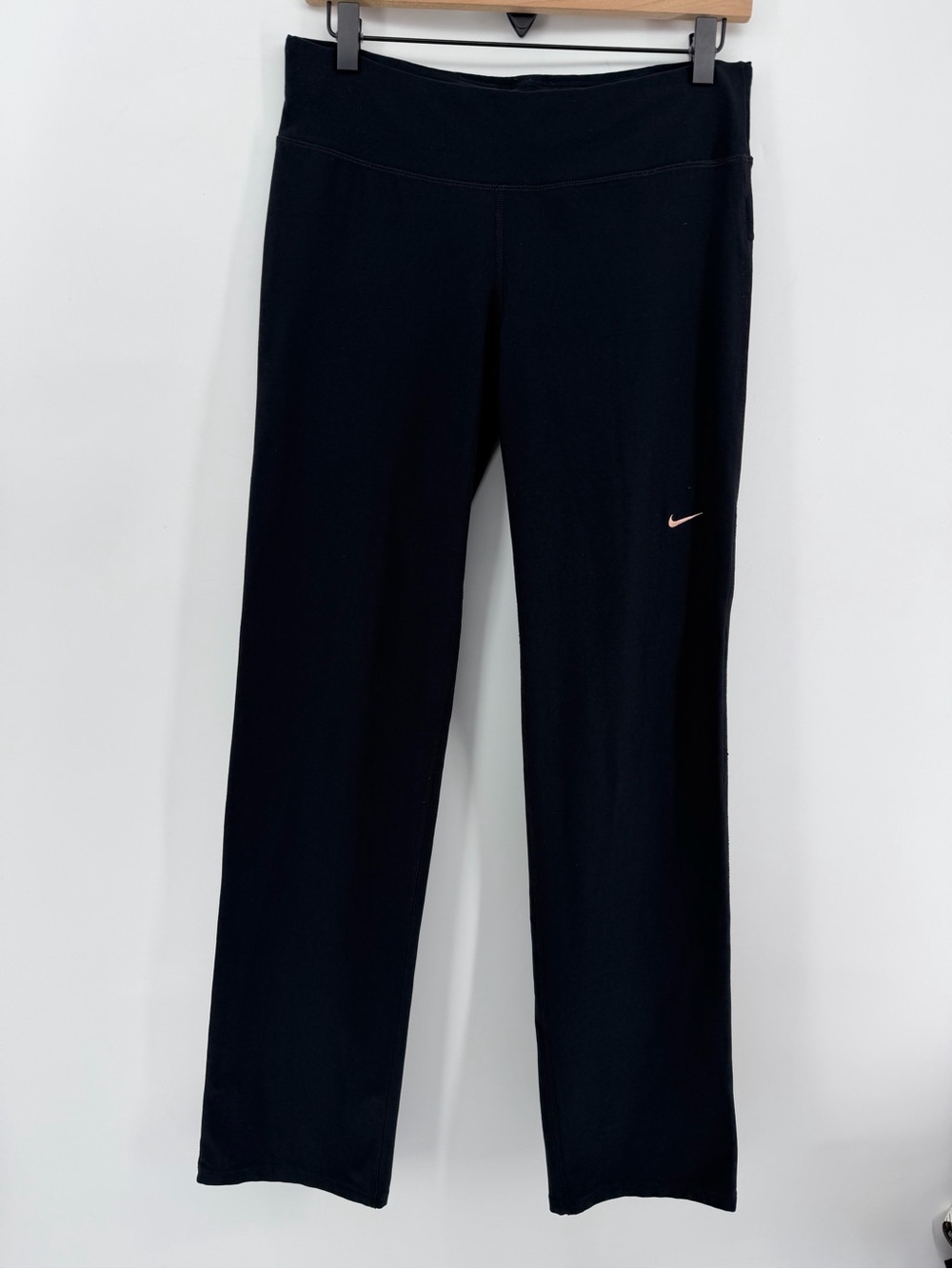Nike Dri-FIT Black Straight Leg Yoga Pants Activewear Pink Swoosh Size M